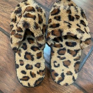 Never worn cheetah print slippers size 9/10 secret treasure